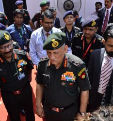 Marc Kahlberg CEO of MKISC at DEFCOM INDIA 2017 with the Chief of the Indian Army General Bipin Rawat